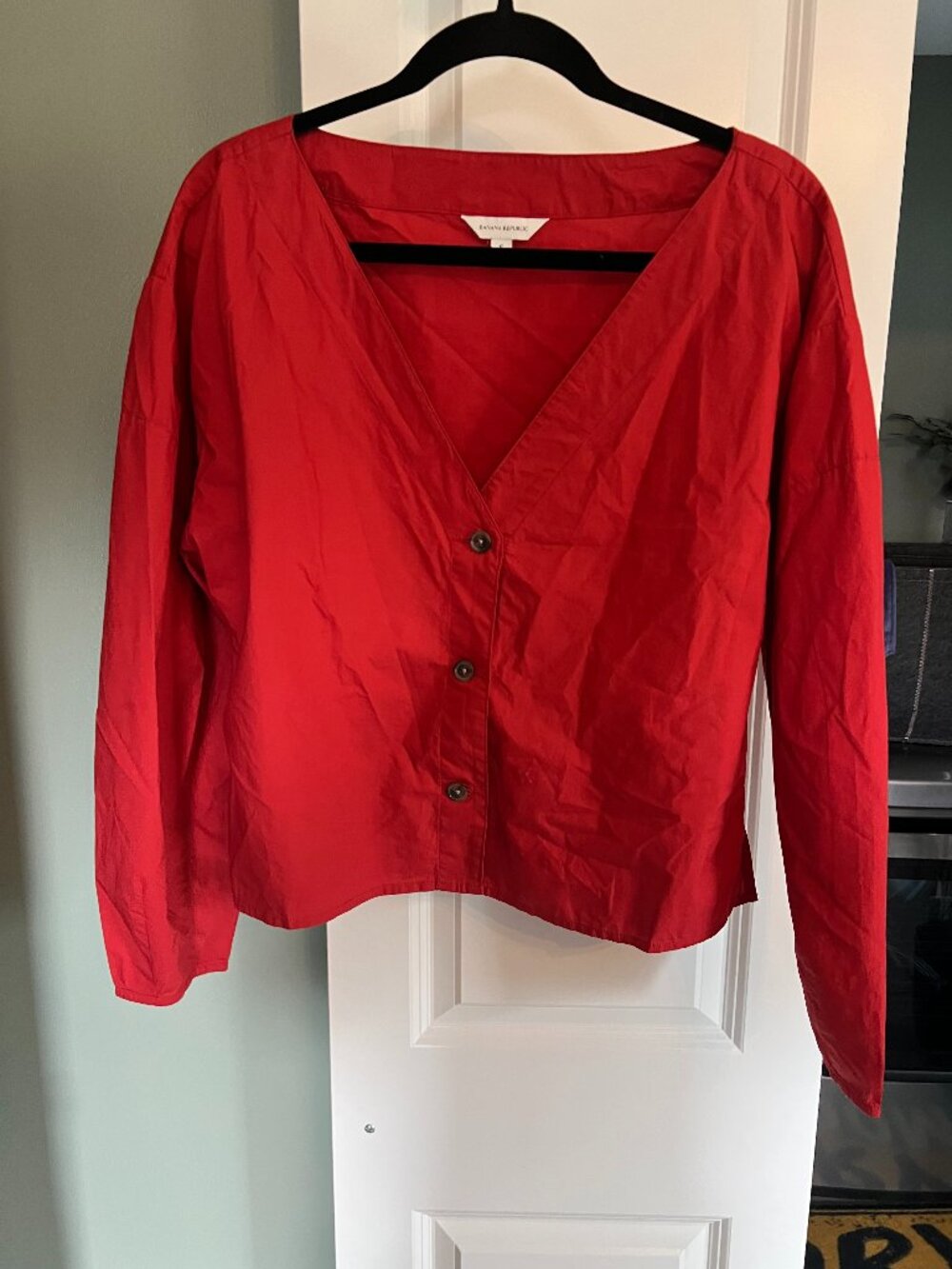 Banana Republic Red Cropped Button Front Blouse Size Small Long Sleeve